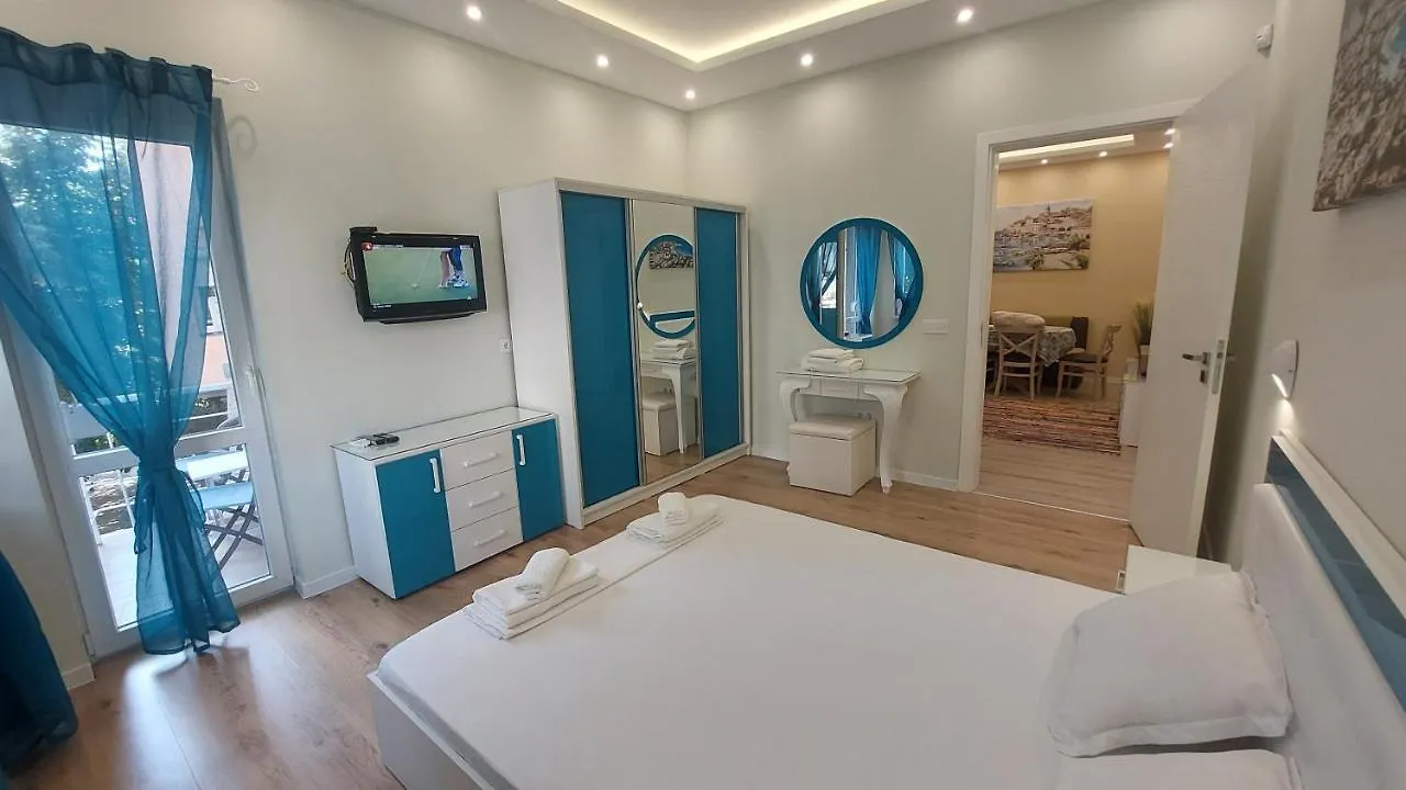 Апартамент Pink&Blue - 2BDR Apartment with Balcony Варна