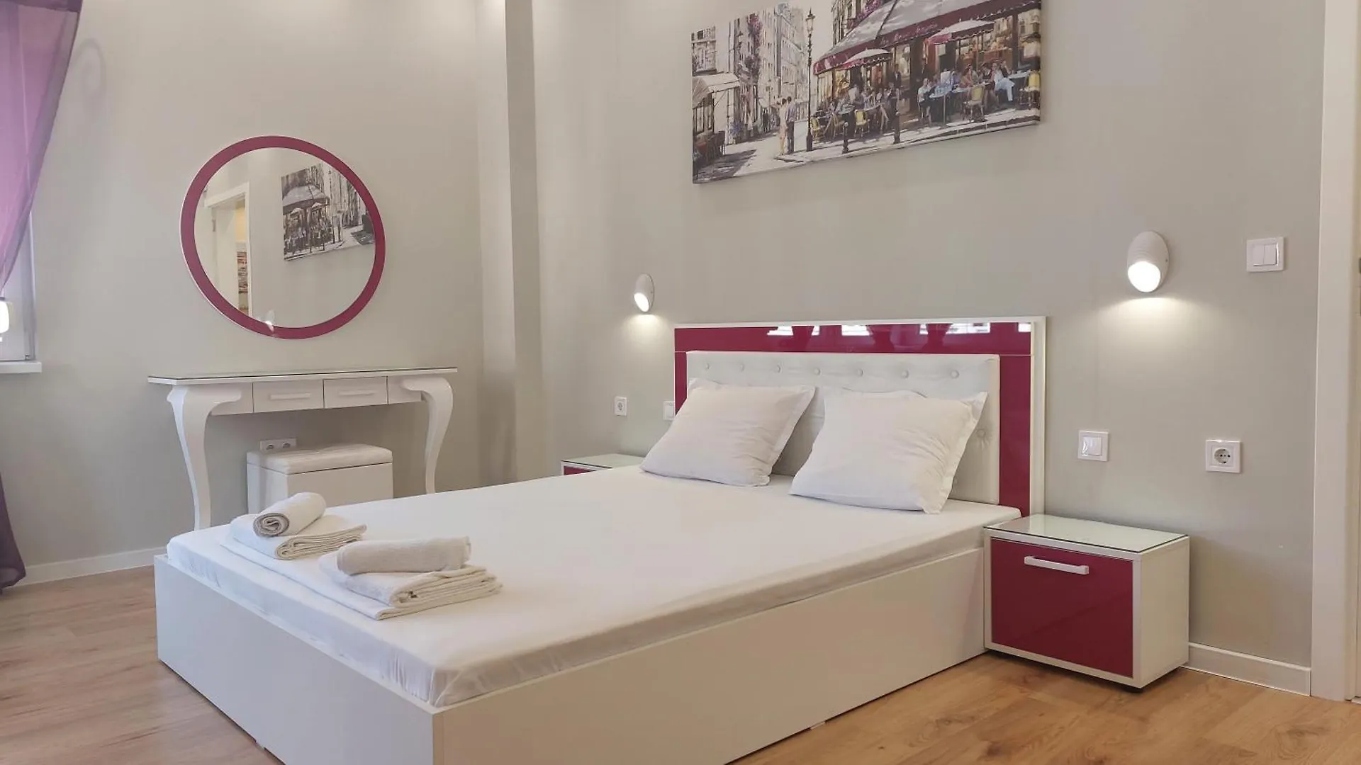 Апартамент Pink&Blue - 2BDR Apartment with Balcony Варна